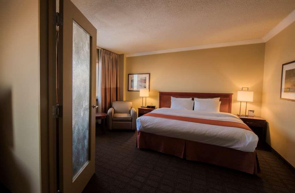 The Explorer Hotel Yellowknife Pokój zdjęcie