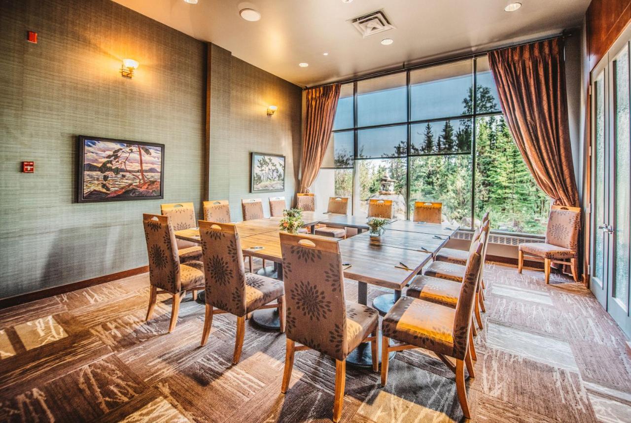 The Explorer Hotel Yellowknife Zewnętrze zdjęcie